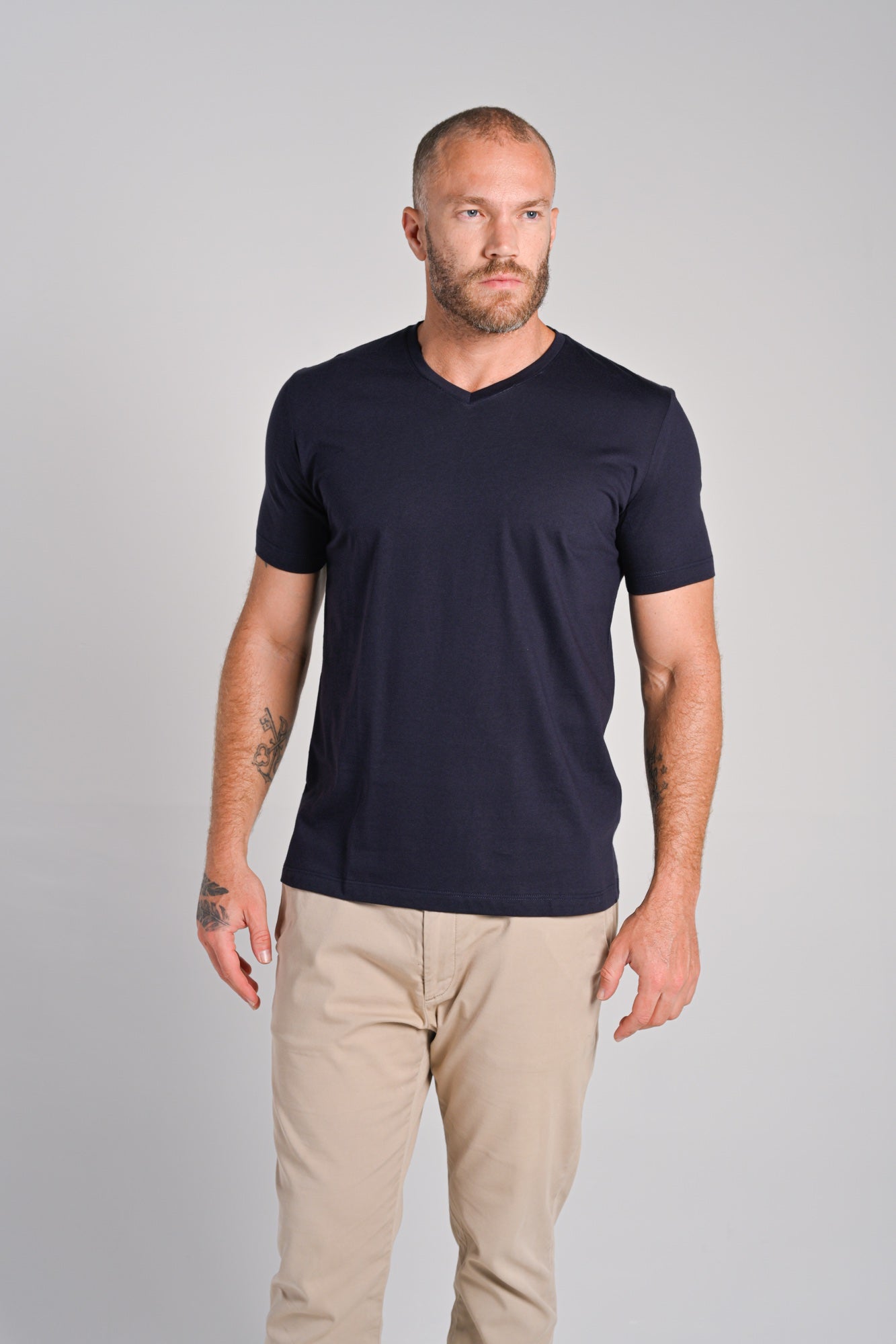 Camiseta Original Gola V Algodão Egípcio com Elastano Azul Noite - Be_cava
