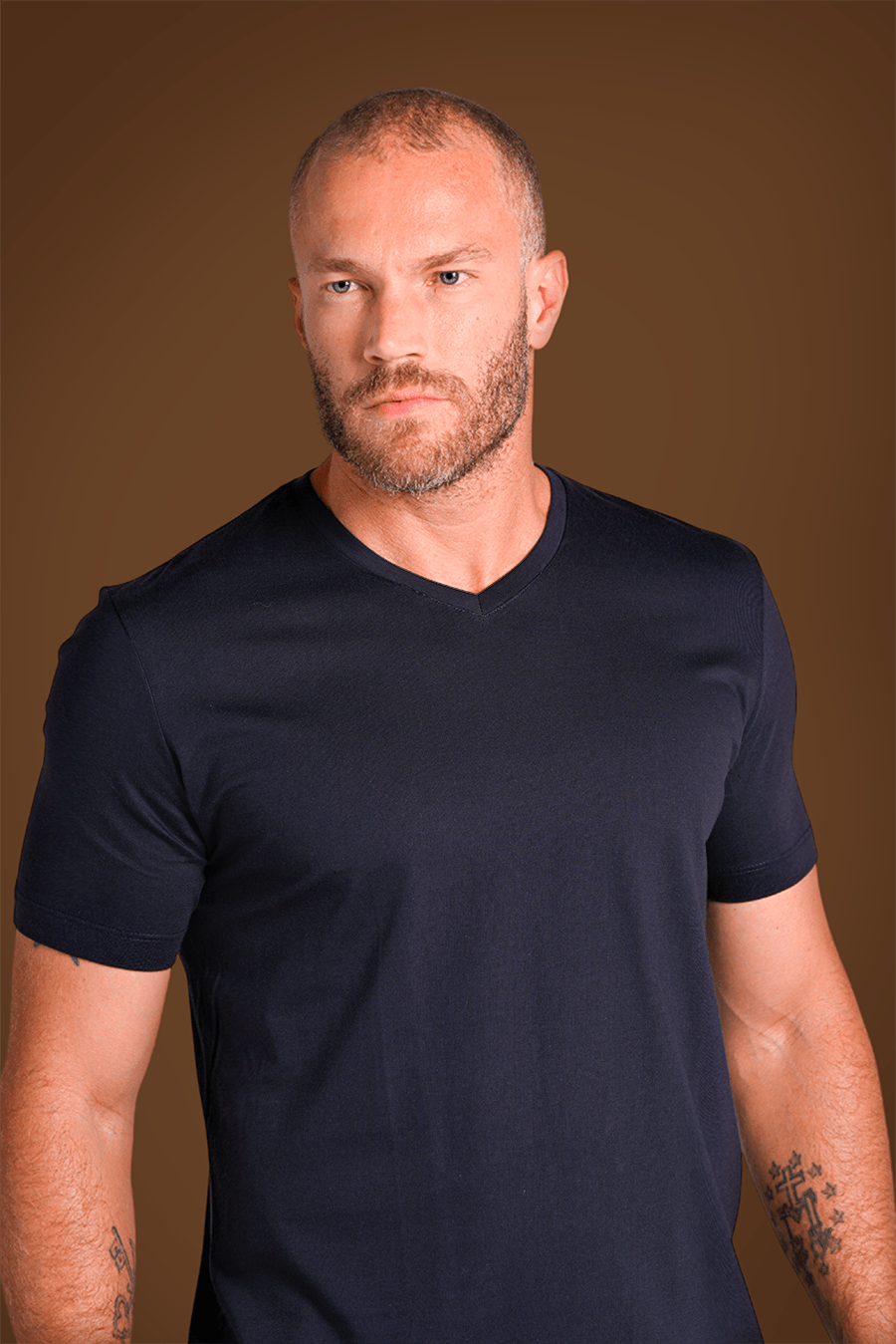 Camiseta Pima Original Gola V Azul Noite - Be_cava