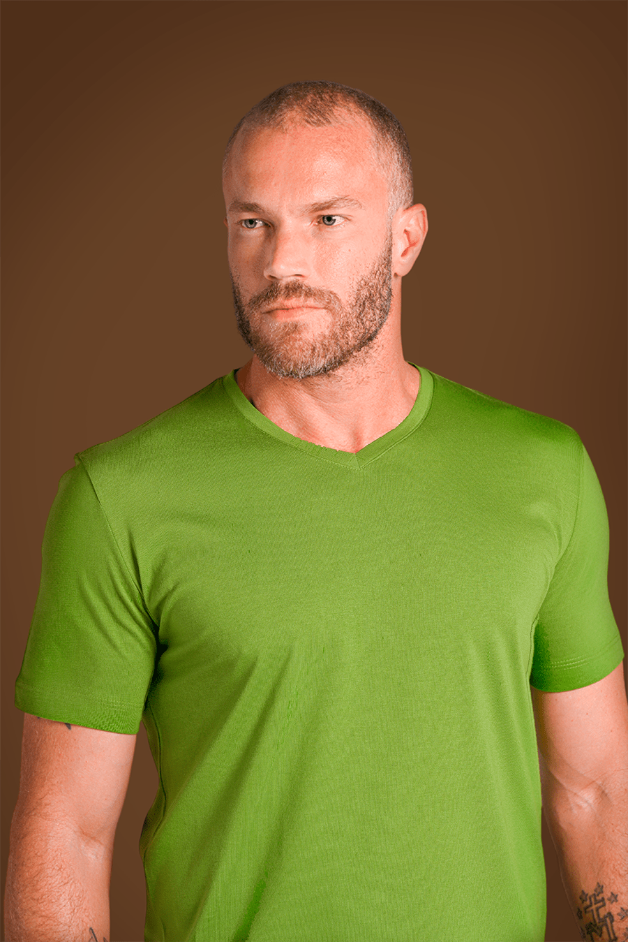 Camiseta Pima Original Gola V Verde Campo - Be_cava